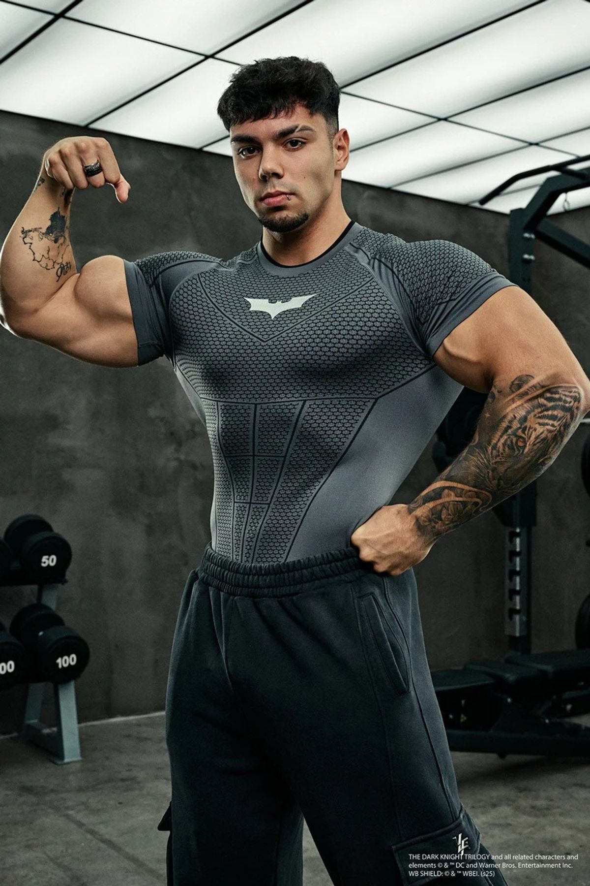 Batman Compression Tee (Dark Grey) vista 2